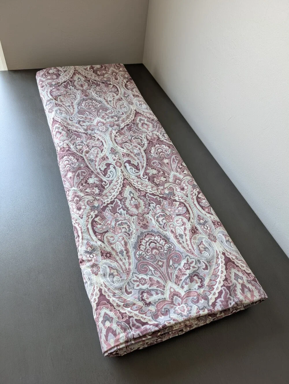 Pottery Barn Caesarea/Israel Paisley Duvet Cover Burgundy Mauve Dusty Floral